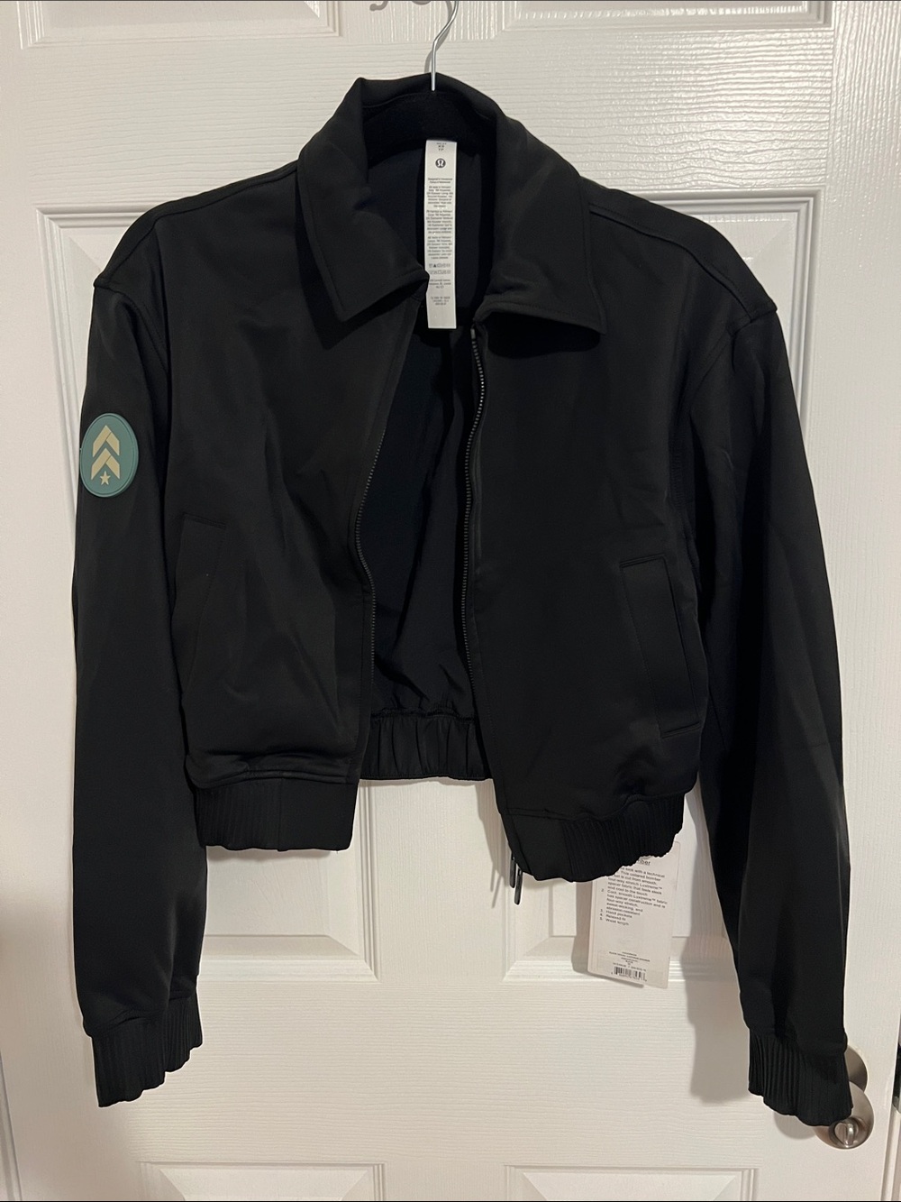 NWT BARRY’S Lululemon Daydrift Bomber jacket XS